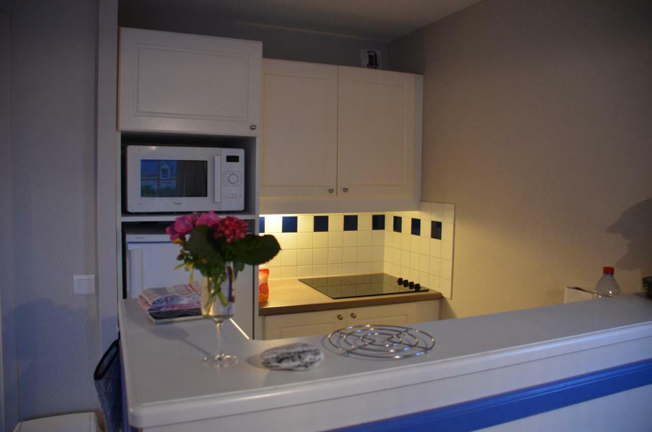 Vacances A L Ocean - T4 Grand Balcon Tout Confort - Wifi Et Parking Gratuits - Mer Plage Piscine A Environ 25 M - Centre Ville, Tous Commerces, Marche, Et Port A 10 Minutes A Pied En Longeant La Mer Guilvinec Exterior photo